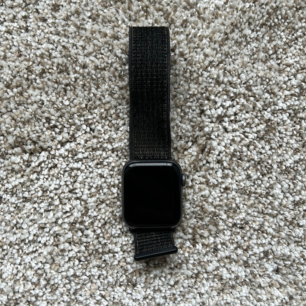 Apple Watch Series 3 & Charging Cord